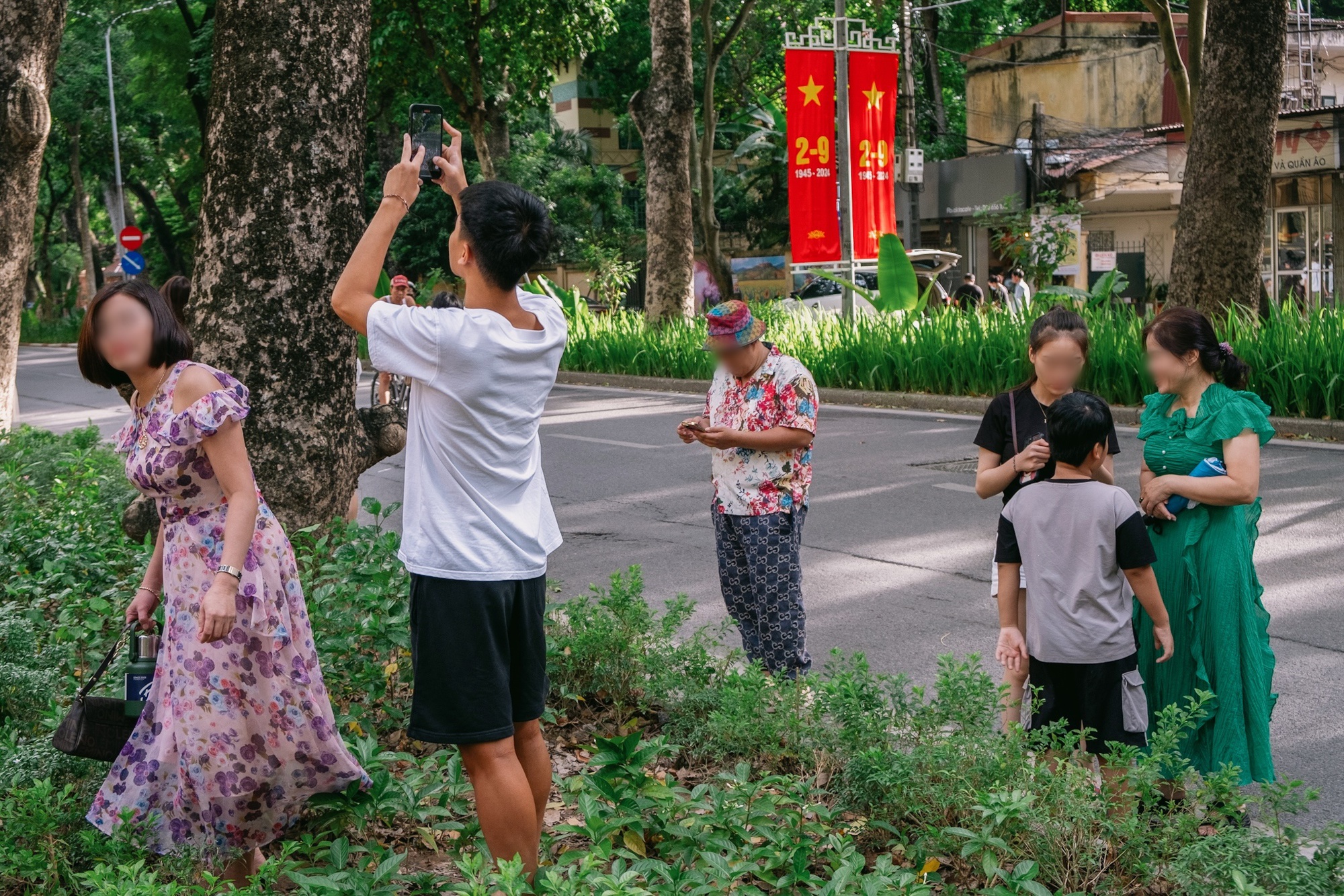 Sự manh động của các nàng thơ- Ảnh 10.