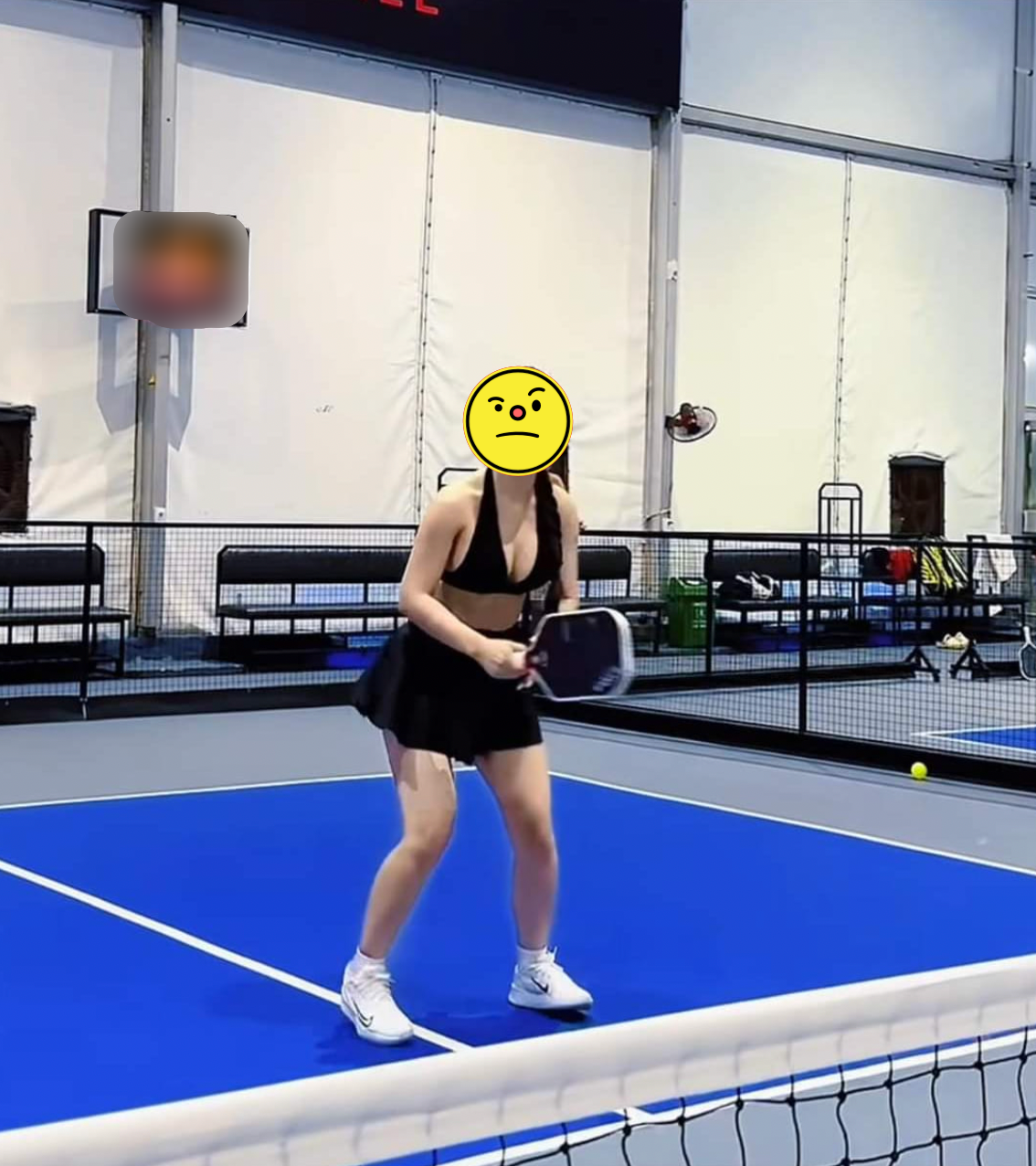 Vợ Huỳnh Anh và dàn mỹ nhân quen mặt của Vbiz bị mắng “khoe thân, làm màu” trên sân Pickleball- Ảnh 1.