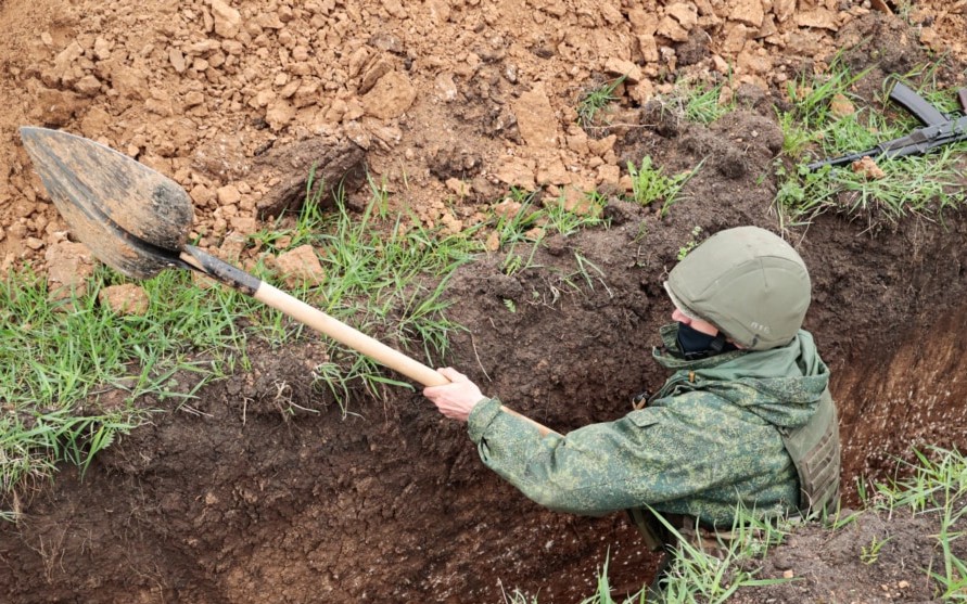 Quân đội Ukraine cho nổ tung cây cầu thứ hai ở Kursk, ông Zelensky tuyên bố: Kiev 'trở nên mạnh mẽ hơn' - Ảnh 1.