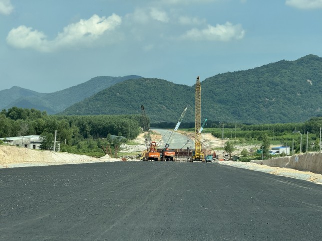 Lộ diện cao tốc Biên Hòa - Vũng Tàu sau hơn 1 năm thi công- Ảnh 6.