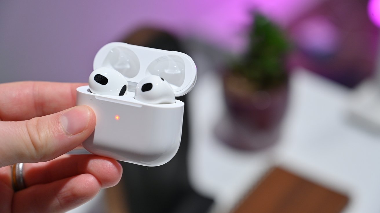 Apple sắp ra mắt tới 3 mẫu AirPods mới: Lần đầu tiên AirPods thường có tính năng cao cấp này- Ảnh 2.