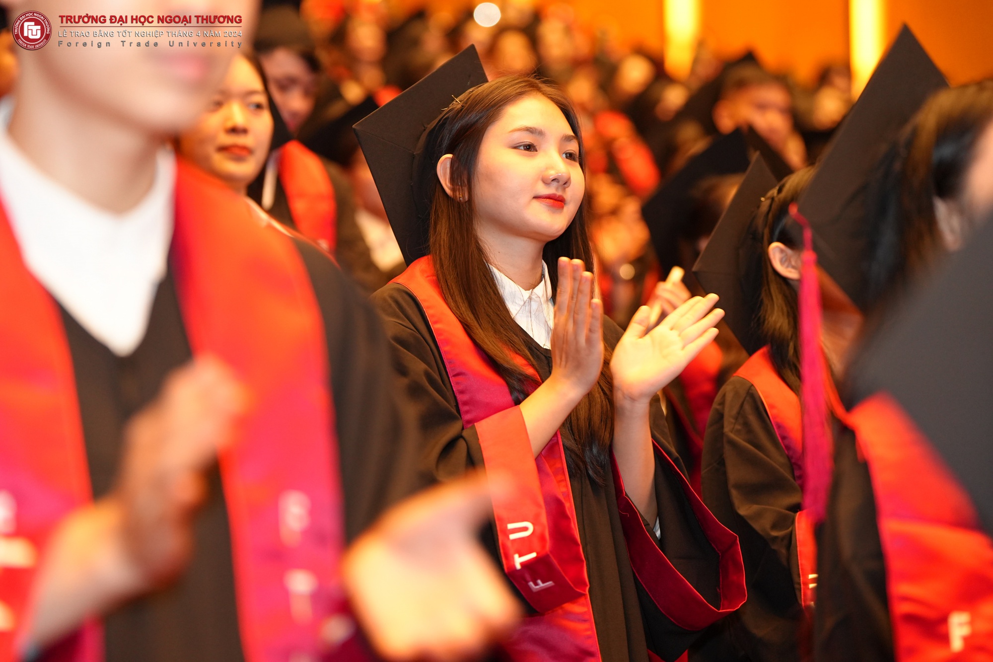 Chùm ảnh gái xinh Ngoại thương dự lễ tốt nghiệp: Đúng là "lò đào tạo Hoa hậu" lớn nhất Việt Nam!- Ảnh 16.