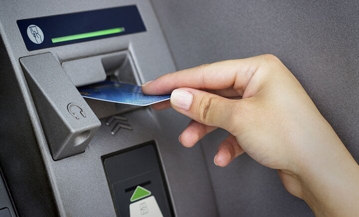 Rút tiền khác cây ATM được tối đa bao nhiêu?- Ảnh 1.