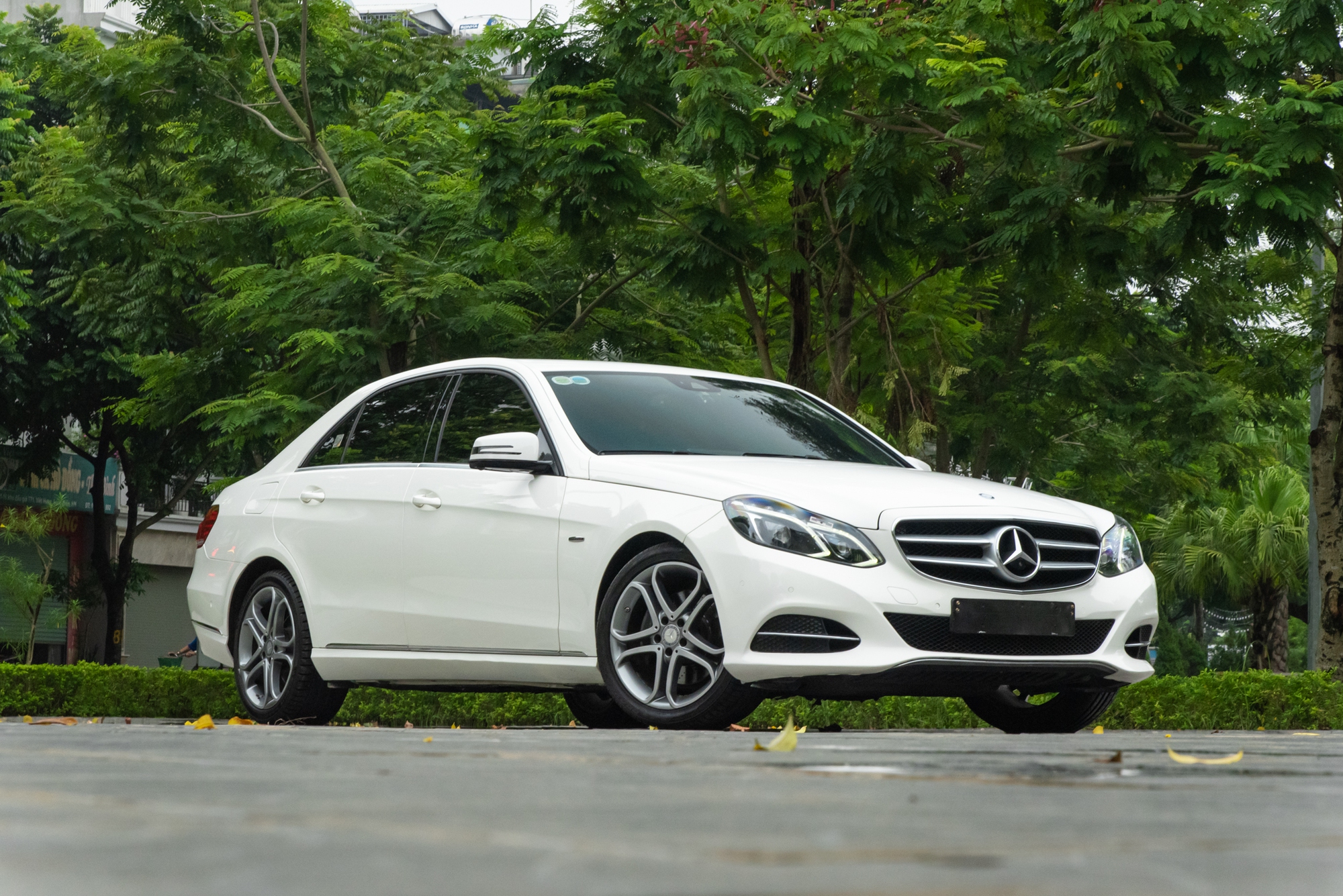 Rao Mercedes-Benz E 200 bản đặc biệt giá 640 triệu, người bán chia sẻ: ‘Bền như Vios, chăm chỉ hết 20 triệu/năm’- Ảnh 2.