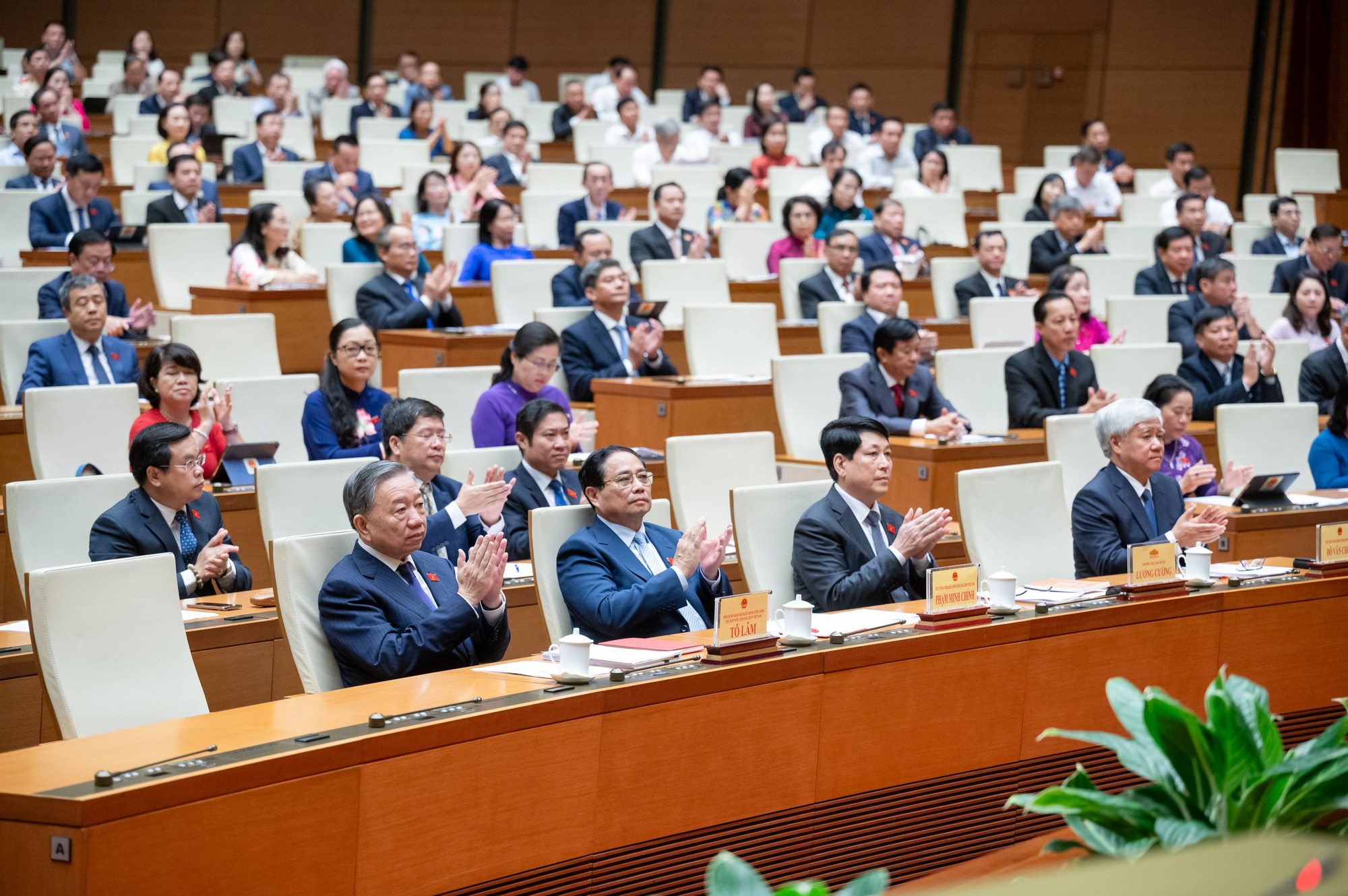 QUỐC HỘI TIẾN HÀNH PHÊ CHUẨN BỔ NHIỆM 3 PHÓ THỦ TƯỚNG, 2 BỘ TRƯỞNG; BẦU 2 NHÂN SỰ MỚI- Ảnh 20.