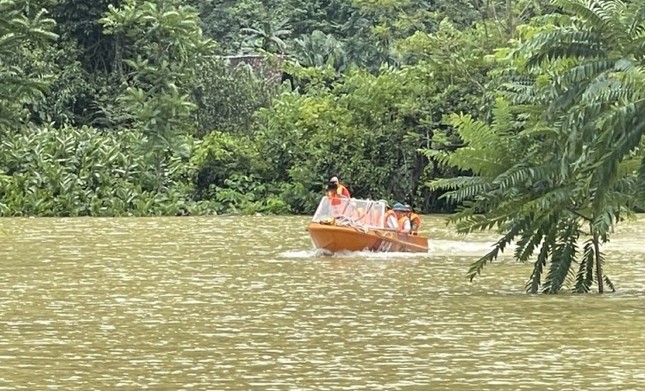 Hai người đàn ông bị lũ cuốn mất tích ở Cao Bằng Sau khi đi ăn cỗ làng - Ảnh 1.