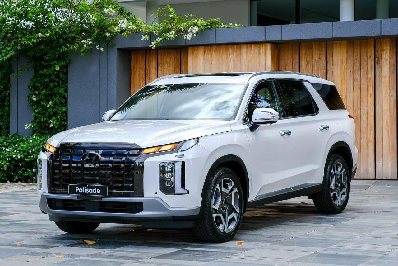 Hyundai Palisade giảm giá tới 150 triệu tại đại lý: Sales báo 'xả lỗ', bản rẻ nhất còn 1,345 tỷ đồng, rẻ hơn niêm yết Fortuner, 'giẫm chân' Santa Fe- Ảnh 6.