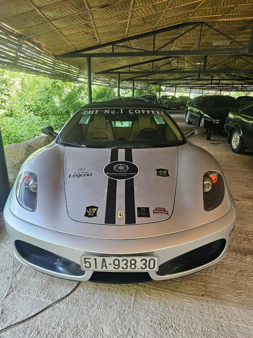 Loạt Ferrari của ông Đặng Lê Nguyên Vũ lộ ảnh lên tem chuẩn bị tham gia Gumball 3000, CĐM nhận xét: 'Vẫn thiếu nhiều siêu phẩm'- Ảnh 6.