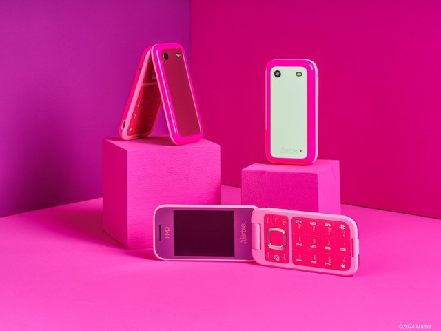 Ra mắt Nokia 2660 Barbie, điện thoại gập cho người "hoài cổ": Màu hồng cực đẹp, giá chỉ 3 triệu đồng- Ảnh 1.