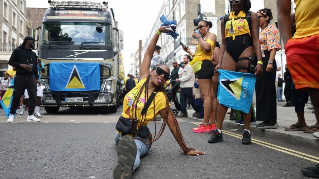 Nhiều người bị đâm tại lễ hội Notting Hill Carnival, London - Ảnh 1.