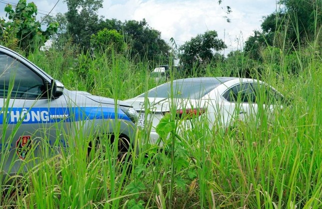 Cảnh sát truy đuổi hơn 20km theo ô tô mang biển số 51 h-555 . 88 - Ảnh 1.