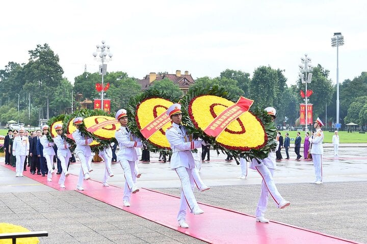 Lãnh đạo Đảng , Nhà nước viếng Lăng Chủ tịch Hồ Chí Minh dịp Quốc khánh - Ảnh 2.