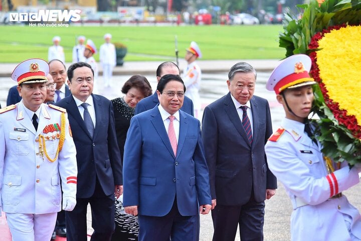 Lãnh đạo Đảng , Nhà nước viếng Lăng Chủ tịch Hồ Chí Minh dịp Quốc khánh - Ảnh 1.