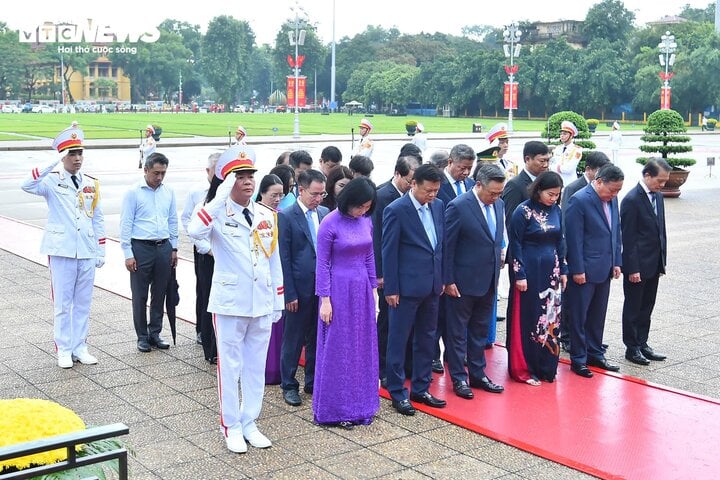 Lãnh đạo Đảng , Nhà nước viếng Lăng Chủ tịch Hồ Chí Minh dịp Quốc khánh - Ảnh 8.