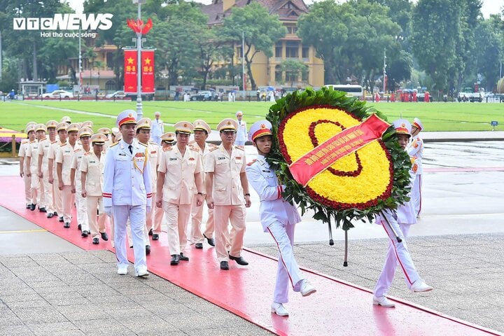 Lãnh đạo Đảng , Nhà nước viếng Lăng Chủ tịch Hồ Chí Minh dịp Quốc khánh - Ảnh 6.