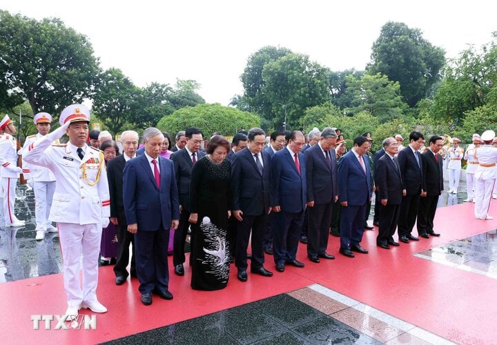 Lãnh đạo Đảng , Nhà nước viếng Lăng Chủ tịch Hồ Chí Minh dịp Quốc khánh - Ảnh 4.