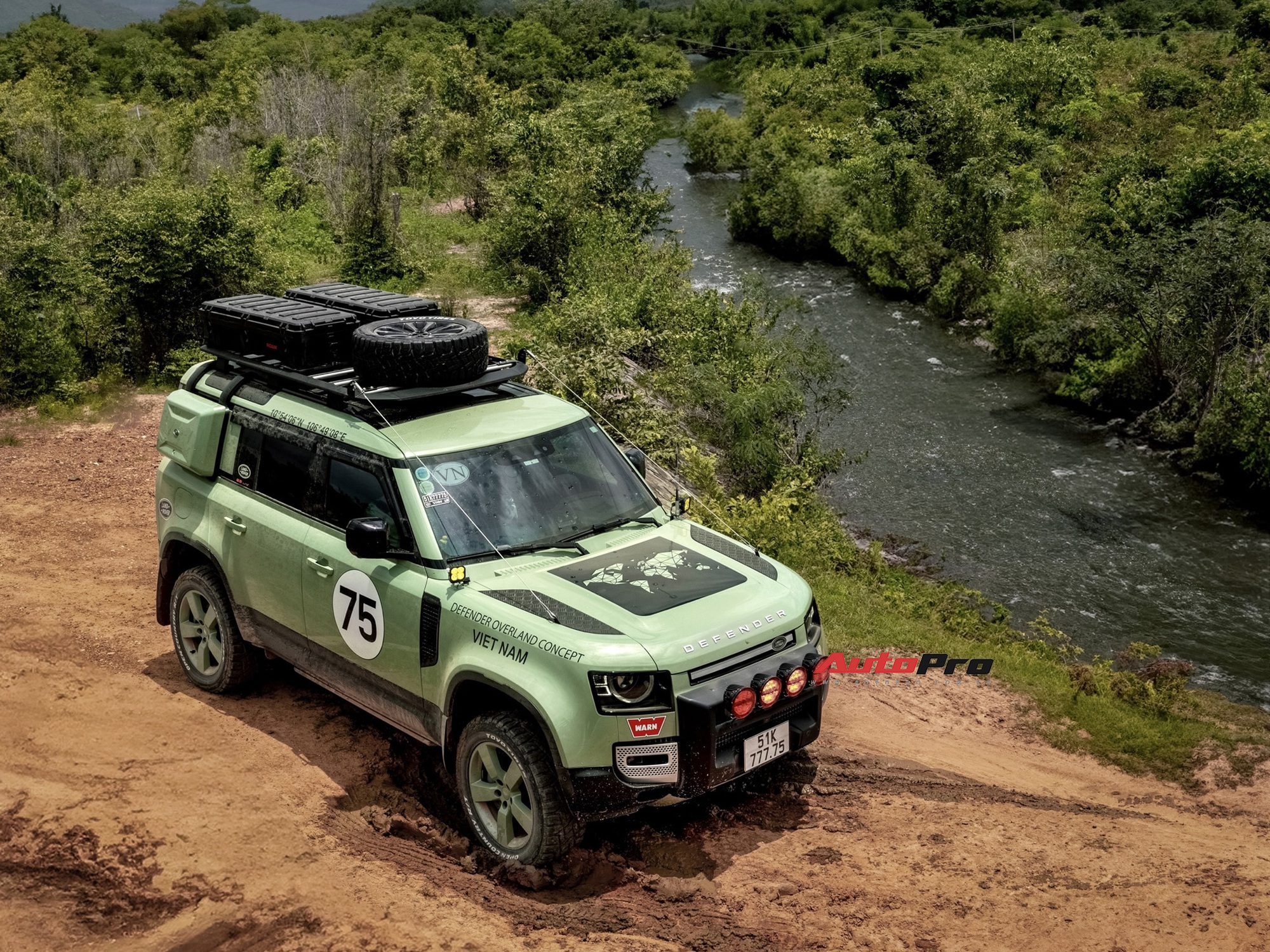 9x kể chuyện sắp lái Land Rover Defender đi phượt: Từ Việt Nam qua châu Âu đến Nam Mỹ, chuẩn bị 6 tháng, phải tập luyện cường độ cao- Ảnh 2.