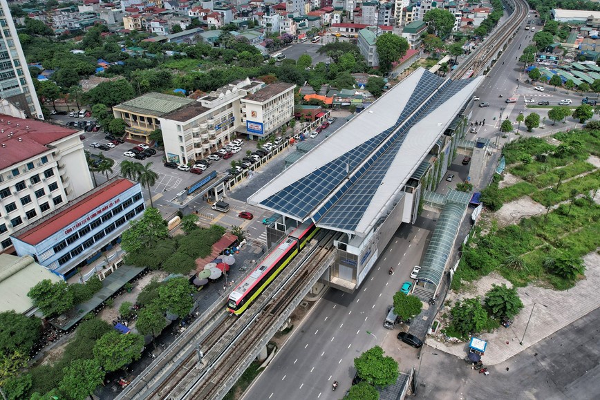 Sau 14 năm chờ đợi, từ hôm nay 8,4 triệu cư dân Hà Nội có thể đi tuyến metro gần 35.000 tỷ miễn phí - Ảnh 1.