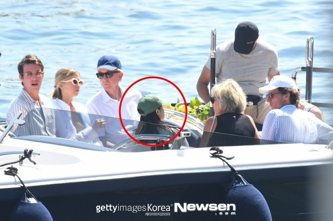 Hot: Báo Hàn "bắt gọn" Lisa diện kiến bố mẹ chồng tỷ phú tương lai- Ảnh 2. Hot: Báo Hàn "bắt gọn" Lisa diện kiến bố mẹ chồng tỷ phú tương lai- Ảnh 2.