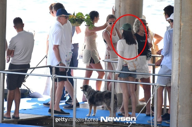 Hot: Báo Hàn "bắt gọn" Lisa diện kiến bố mẹ chồng tỷ phú tương lai- Ảnh 1. Hot: Báo Hàn "bắt gọn" Lisa diện kiến bố mẹ chồng tỷ phú tương lai- Ảnh 1.