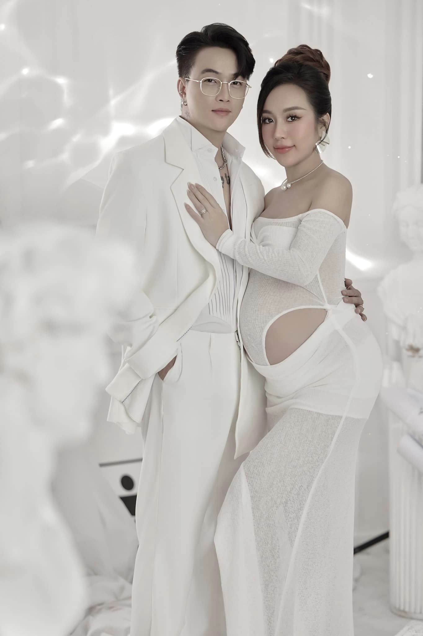 Vợ chồng ca sĩ Vbiz chính thức chào đón con trai sau 4 tháng đám cưới- Ảnh 5. Vợ chồng ca sĩ Vbiz chính thức chào đón con trai sau 4 tháng đám cưới- Ảnh 5.