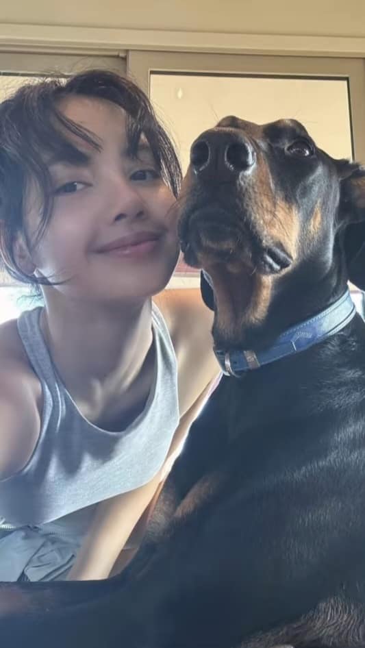 Hot: Báo Hàn "bắt gọn" Lisa diện kiến bố mẹ chồng tỷ phú tương lai- Ảnh 5. Hot: Báo Hàn "bắt gọn" Lisa diện kiến bố mẹ chồng tỷ phú tương lai- Ảnh 5.