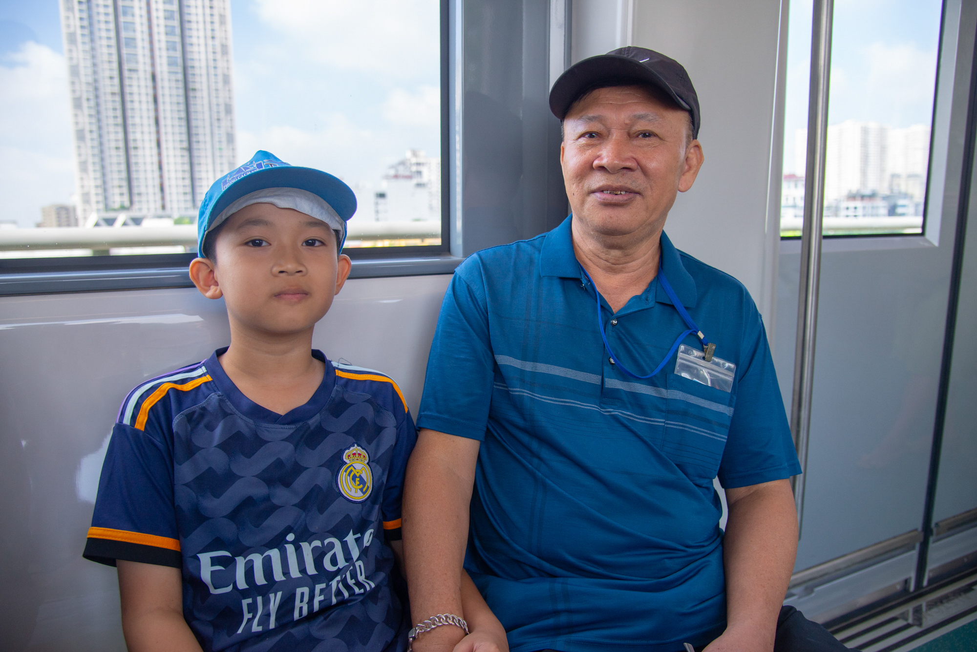 Muộn làm vì chọn tàu Nhổn - ga Hà Nội, người mẹ 36 tuổi vẫn quyết đi bằng được vì đã chờ từ thời sinh viên- Ảnh 8. Muộn làm vì chọn tàu Nhổn - ga Hà Nội, người mẹ 36 tuổi vẫn quyết đi bằng được vì đã chờ từ thời sinh viên- Ảnh 8.