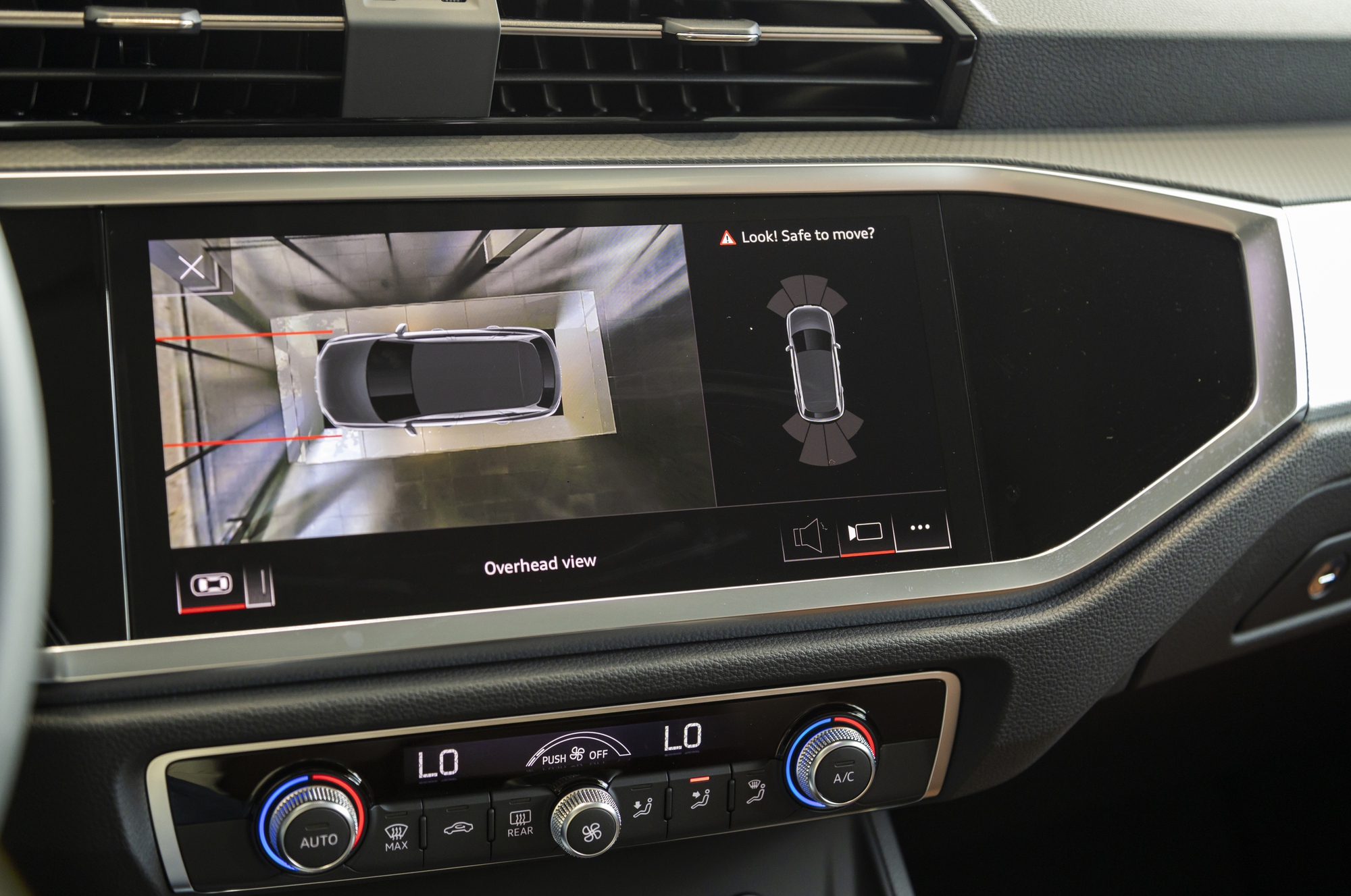 Audi Q3 2024 thêm bản mới tại Việt Nam: Đấu X1 và XC40 bằng gói thể thao, giá từ 1,89 tỷ đồng- Ảnh 24. Audi Q3 2024 thêm bản mới tại Việt Nam: Đấu X1 và XC40 bằng gói thể thao, giá từ 1,89 tỷ đồng- Ảnh 24.