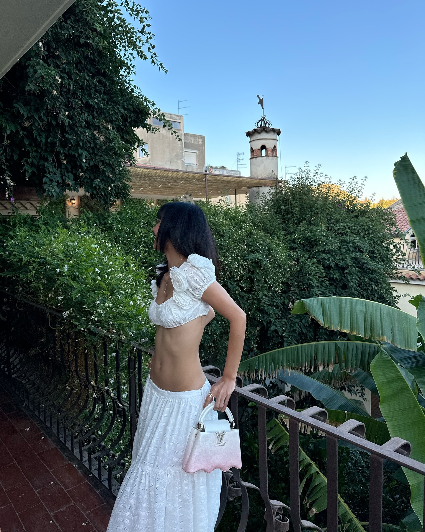 Hot: Báo Hàn "bắt gọn" Lisa diện kiến bố mẹ chồng tỷ phú tương lai- Ảnh 7. Hot: Báo Hàn "bắt gọn" Lisa diện kiến bố mẹ chồng tỷ phú tương lai- Ảnh 7.