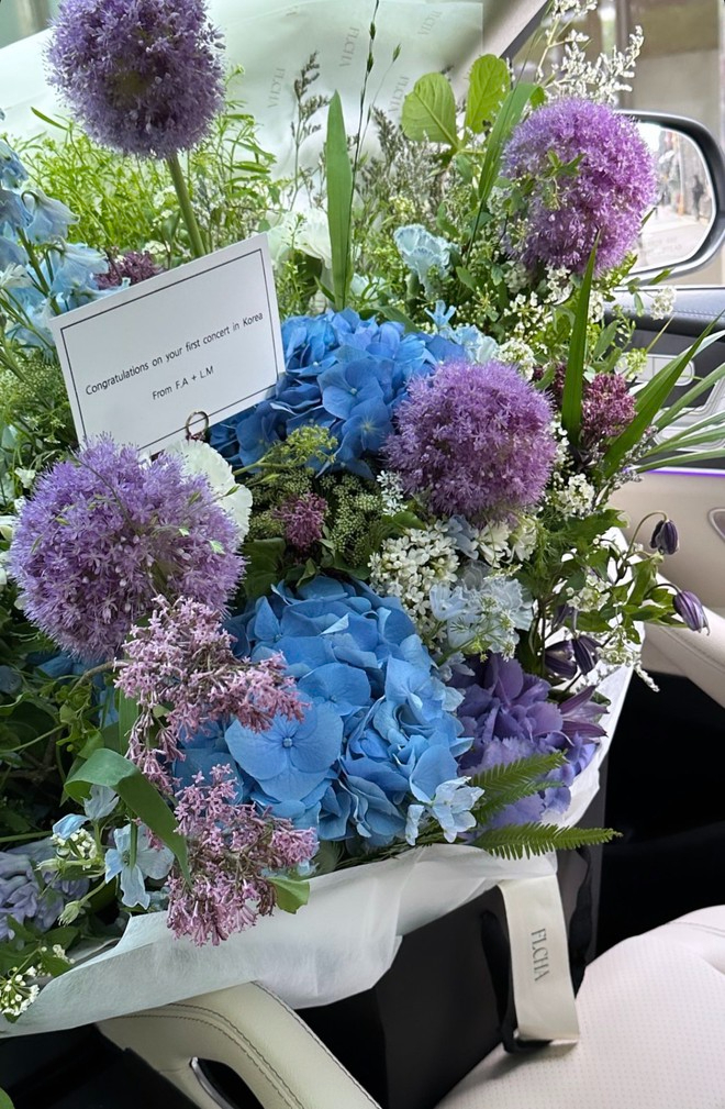 Hot: Báo Hàn "bắt gọn" Lisa diện kiến bố mẹ chồng tỷ phú tương lai- Ảnh 14. Hot: Báo Hàn "bắt gọn" Lisa diện kiến bố mẹ chồng tỷ phú tương lai- Ảnh 14.