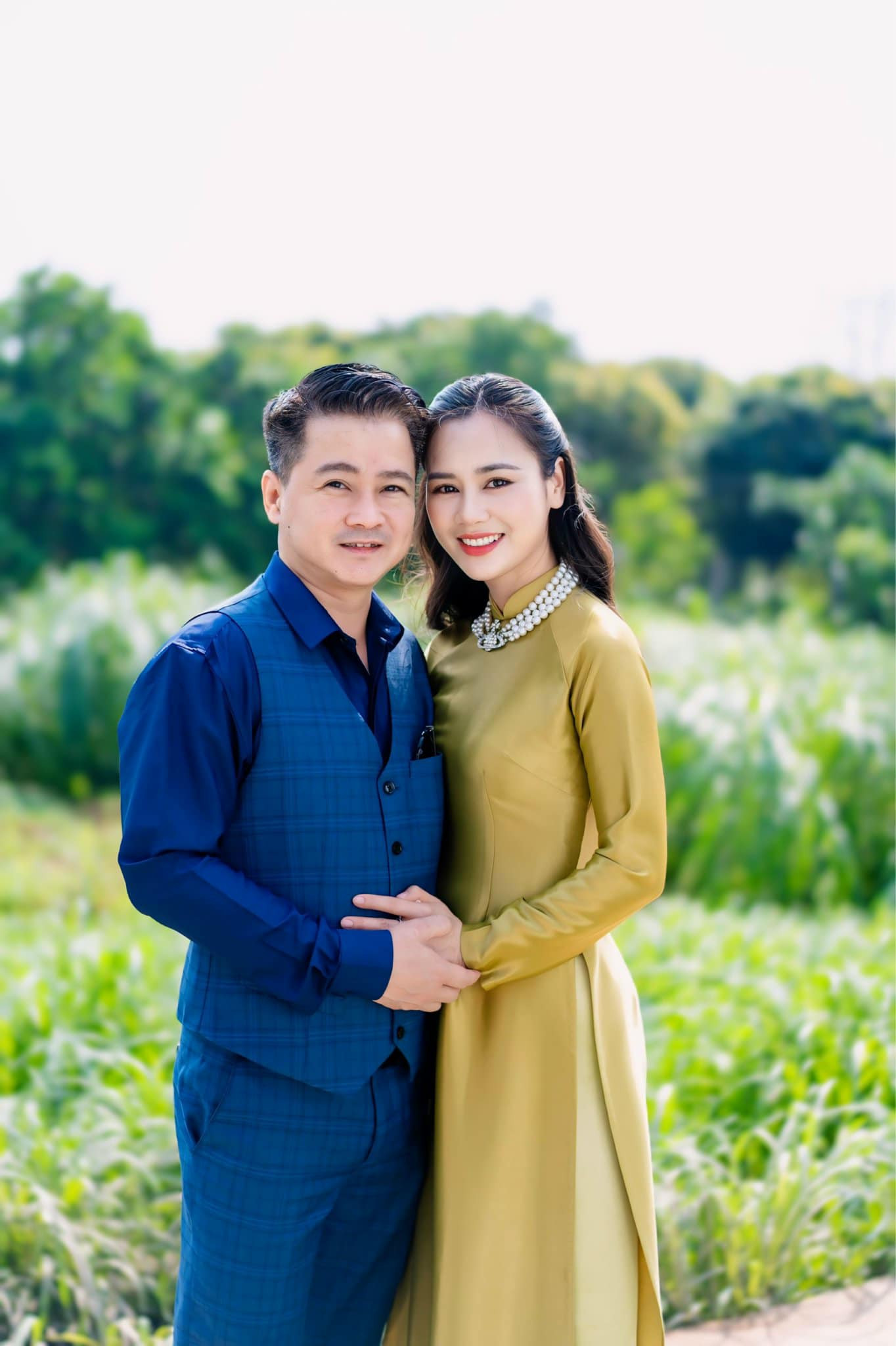Nhan sắc vợ Thiếu tá kém 10 tuổi của nam NSƯT là Phó Giám đốc Nhà hát kịch nói Quân đội - Ảnh 6. Nhan sắc vợ Thiếu tá kém 10 tuổi của nam NSƯT là Phó Giám đốc Nhà hát kịch nói Quân đội - Ảnh 6.
