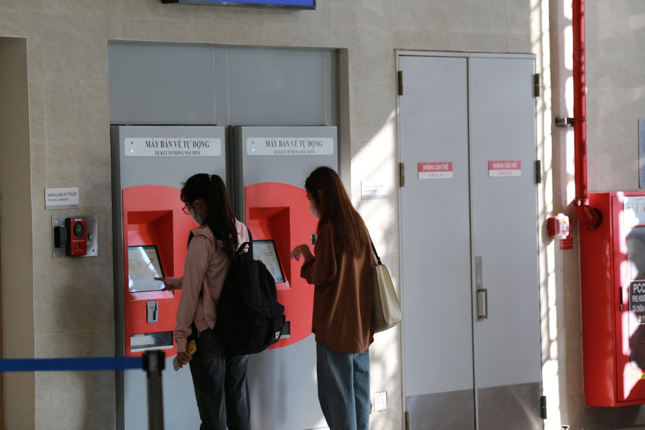 Ngay lúc này: Metro Nhổn - ga Hà Nội bắt đầu đón những vị khách đầu tiên, nhiều trải nghiệm vô cùng thú vị!- Ảnh 12.