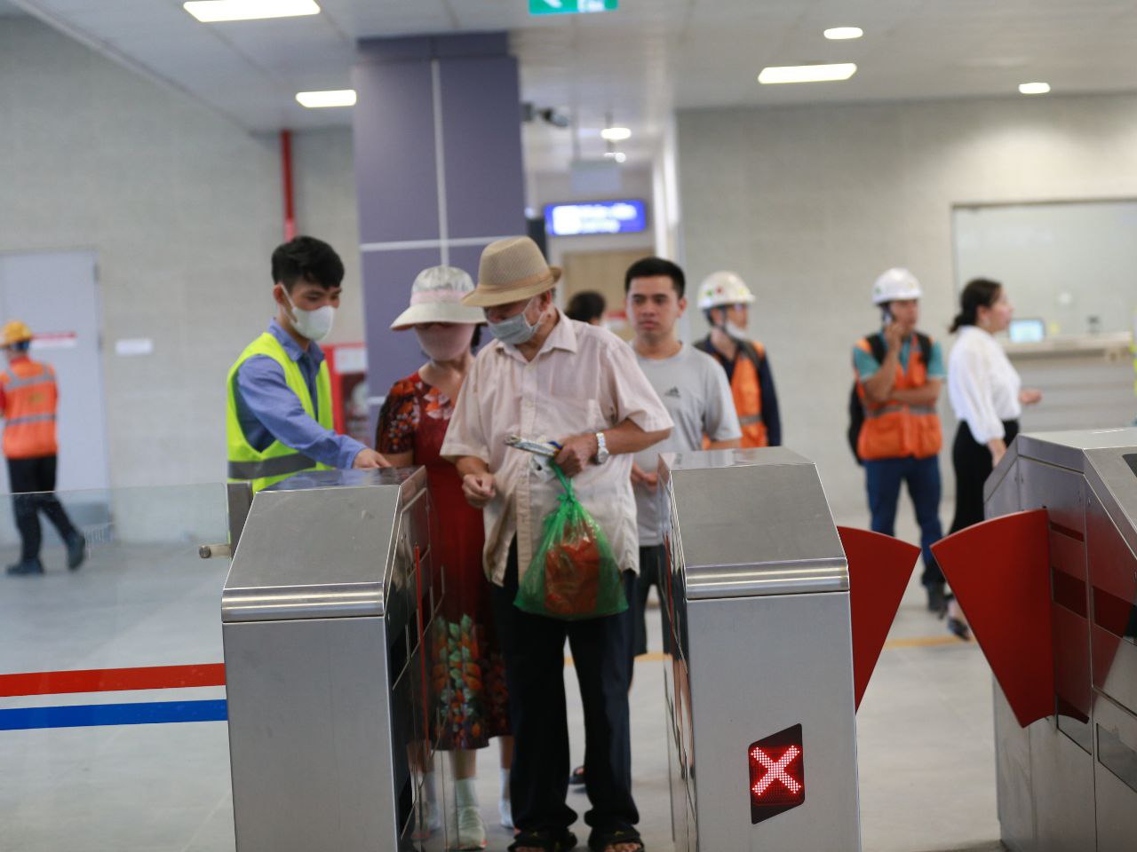 Cận cảnh chiếc vé tàu của tuyến Metro Nhổn - Ga Hà Nội: Đơn giản, gọn nhẹ và rất Hà Nội!- Ảnh 4. Cận cảnh chiếc vé tàu của tuyến Metro Nhổn - Ga Hà Nội: Đơn giản, gọn nhẹ và rất Hà Nội!- Ảnh 4.