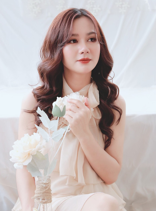 Nhan sắc vợ Thiếu tá kém 10 tuổi của nam NSƯT là Phó Giám đốc Nhà hát kịch nói Quân đội- Ảnh 9. Nhan sắc vợ Thiếu tá kém 10 tuổi của nam NSƯT là Phó Giám đốc Nhà hát kịch nói Quân đội- Ảnh 9.