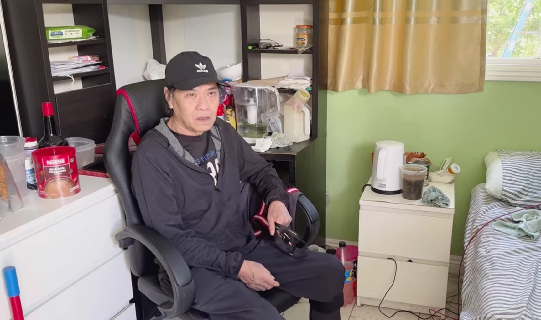 Nam ca sĩ Việt đầu tiên mua ô tô: Tuổi xế chiều liệt nửa người, bị lừa mất xe và 5000 đô- Ảnh 1. Nam ca sĩ Việt đầu tiên mua ô tô: Tuổi xế chiều liệt nửa người, bị lừa mất xe và 5000 đô- Ảnh 1.