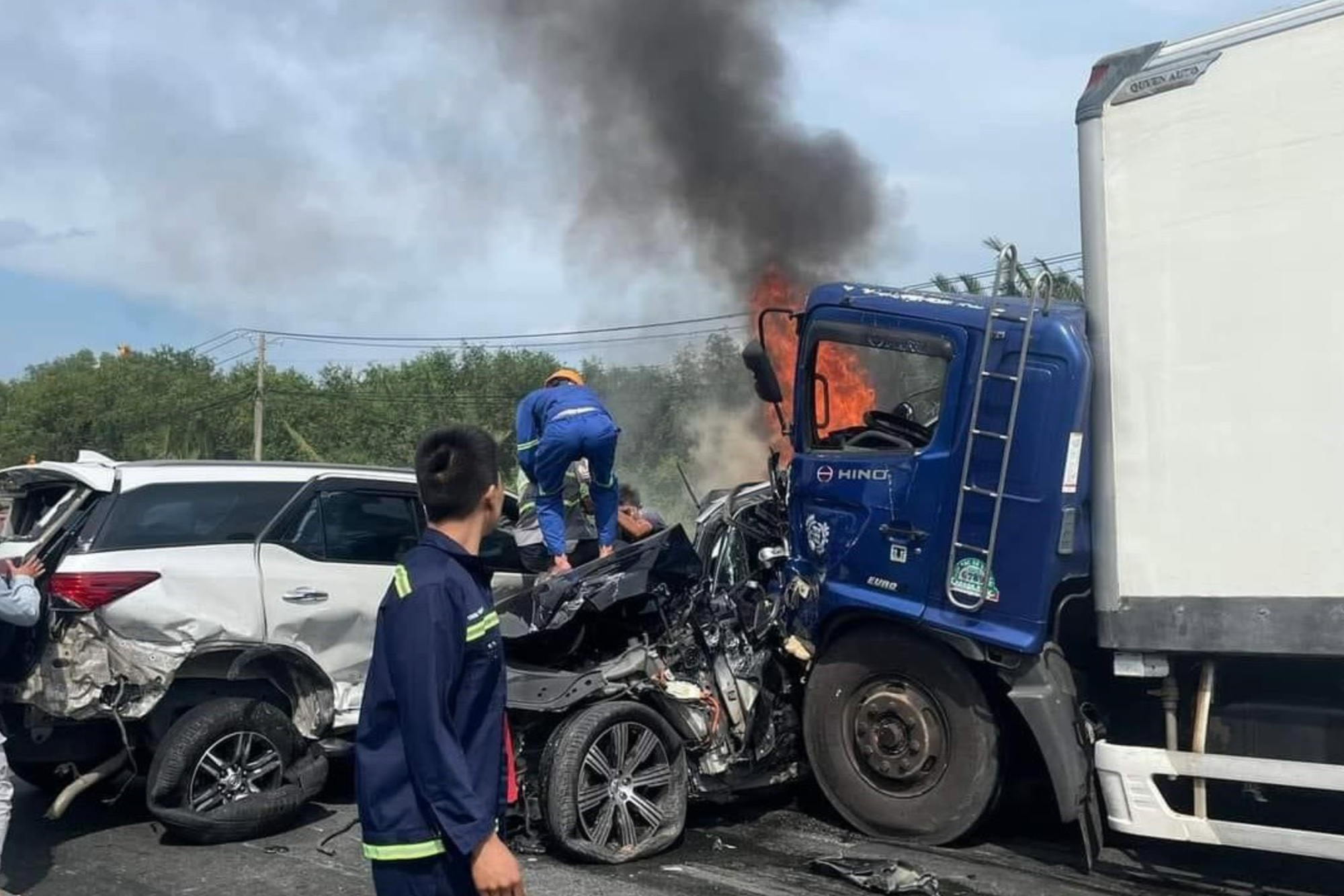 Sau vụ đâm liên hoàn xe trên cầu Phú Mỹ, chuyên gia bảo hiểm nhận định: Tài xế xe tải phải bồi thường dù có lỗi hay không- Ảnh 2.