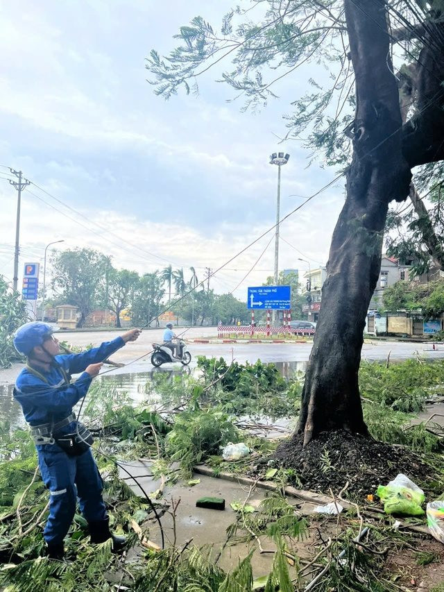 Đường truyền VNPT và FPT bị đứt, công ty chứng khoán Hà Nội mất kết nối với Sở Giao dịch TPHCM- Ảnh 1.