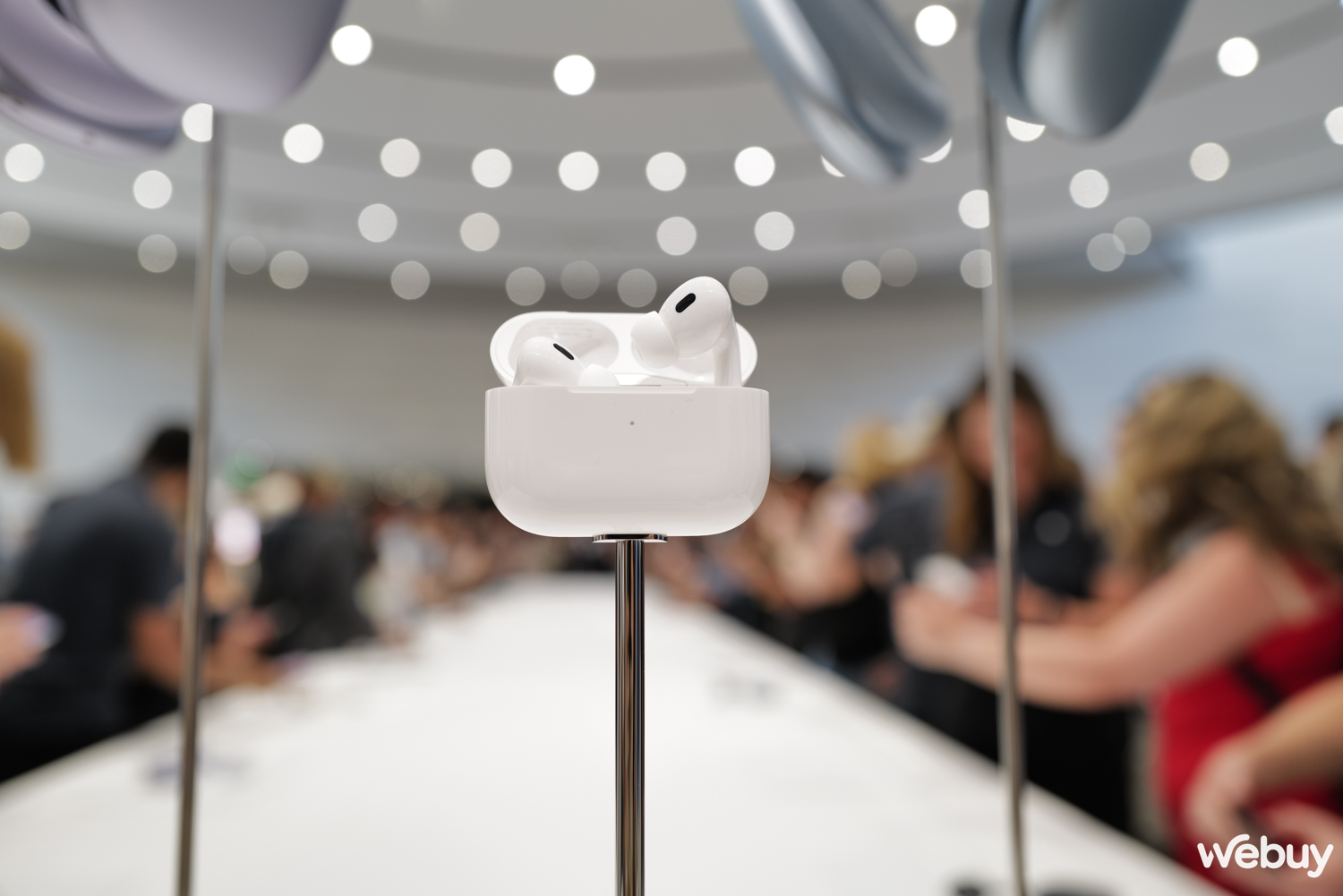 Trên tay Apple AirPods 4 và AirPods Max: Bản thường cũng có ANC, bản Pro thêm tính năng trợ thính, bản Max nâng cấp nhẹ- Ảnh 5.