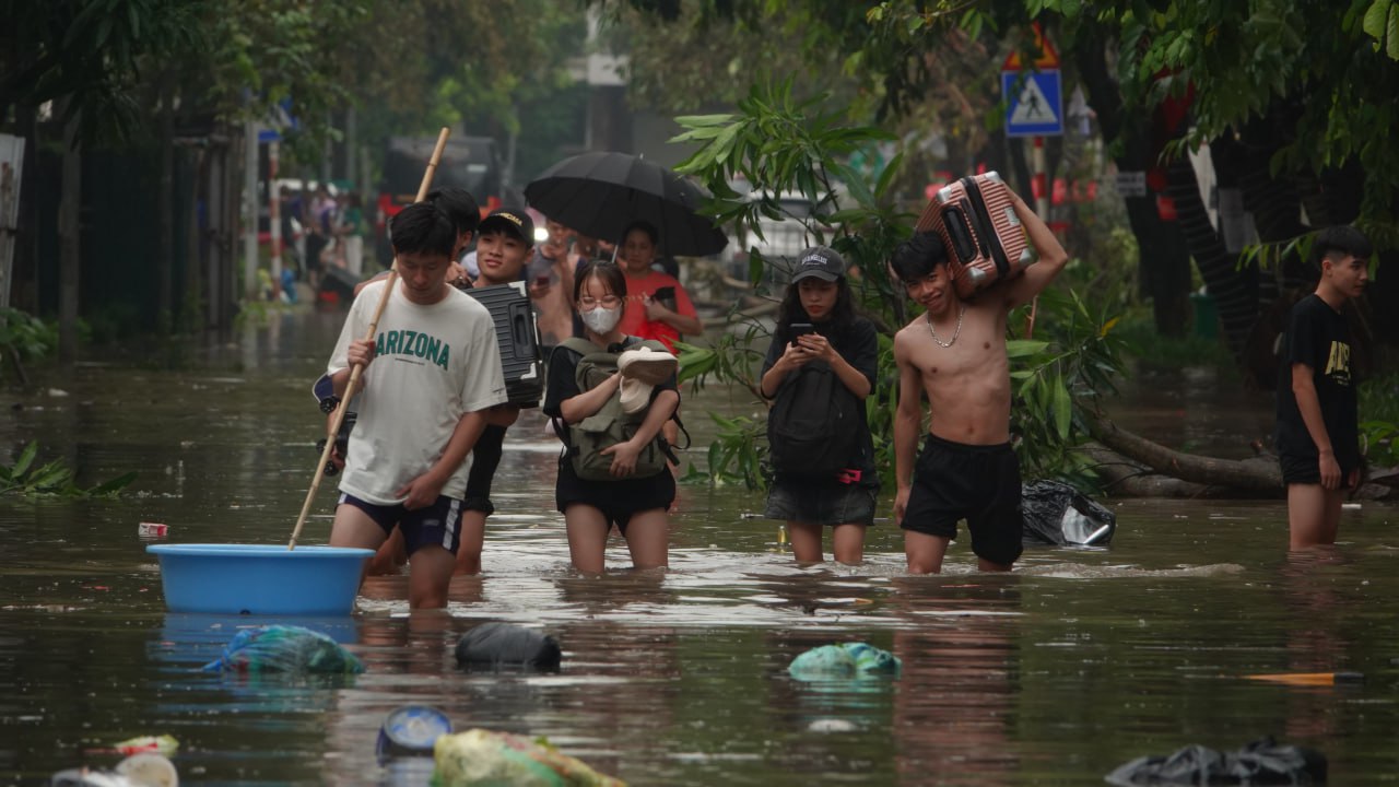 Các tuyến phố Hà Nội ngập sâu , Cảnh báo ngập úng khu đô thị - Ảnh 12.