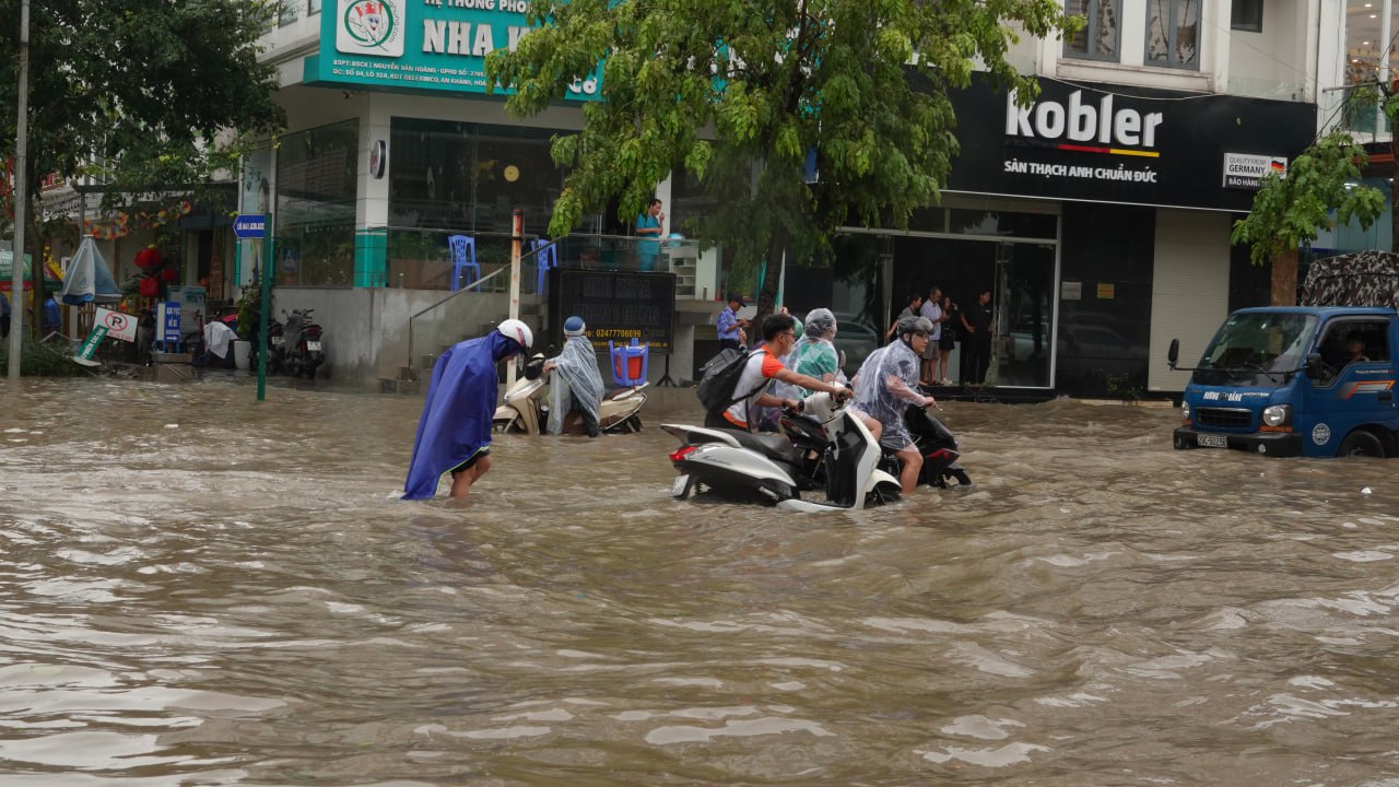 Các tuyến phố Hà Nội ngập sâu , Cảnh báo ngập úng khu đô thị - Ảnh 16.