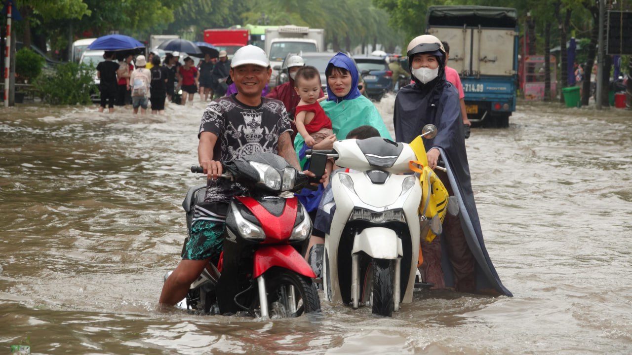 Các tuyến phố Hà Nội ngập sâu , Cảnh báo ngập úng khu đô thị - Ảnh 17.