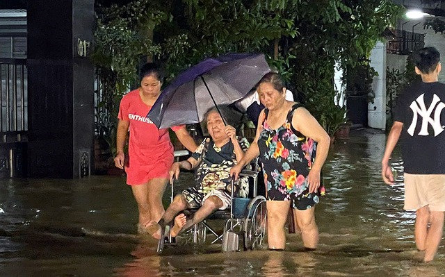 Lũ tại Yên Bái xuống chậm , vẫn cao hơn mức lịch sử - Ảnh 1.