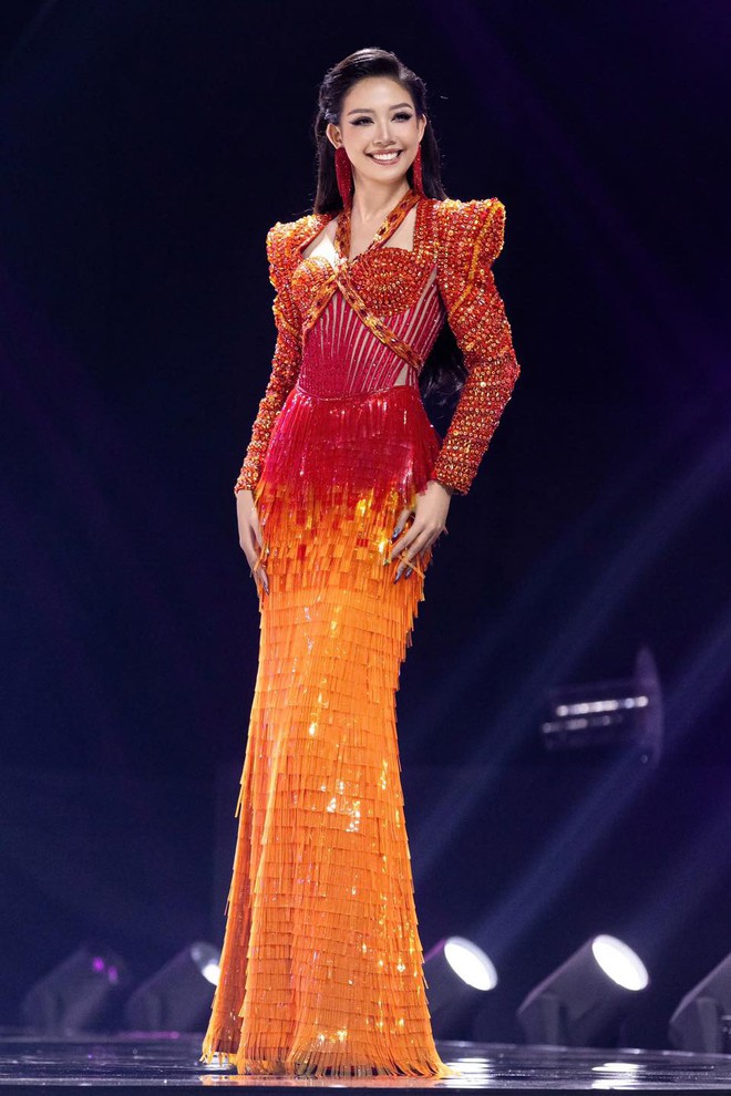 Trang phục phản cảm tại bán kết Miss Universe Vietnam 2024- Ảnh 12.