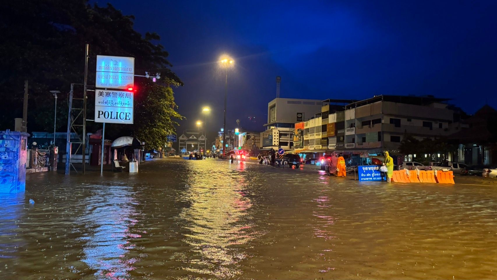 Myanmar, Thái Lan, Lào chiến đấu với lũ lụt hậu bão Yagi- Ảnh 15.