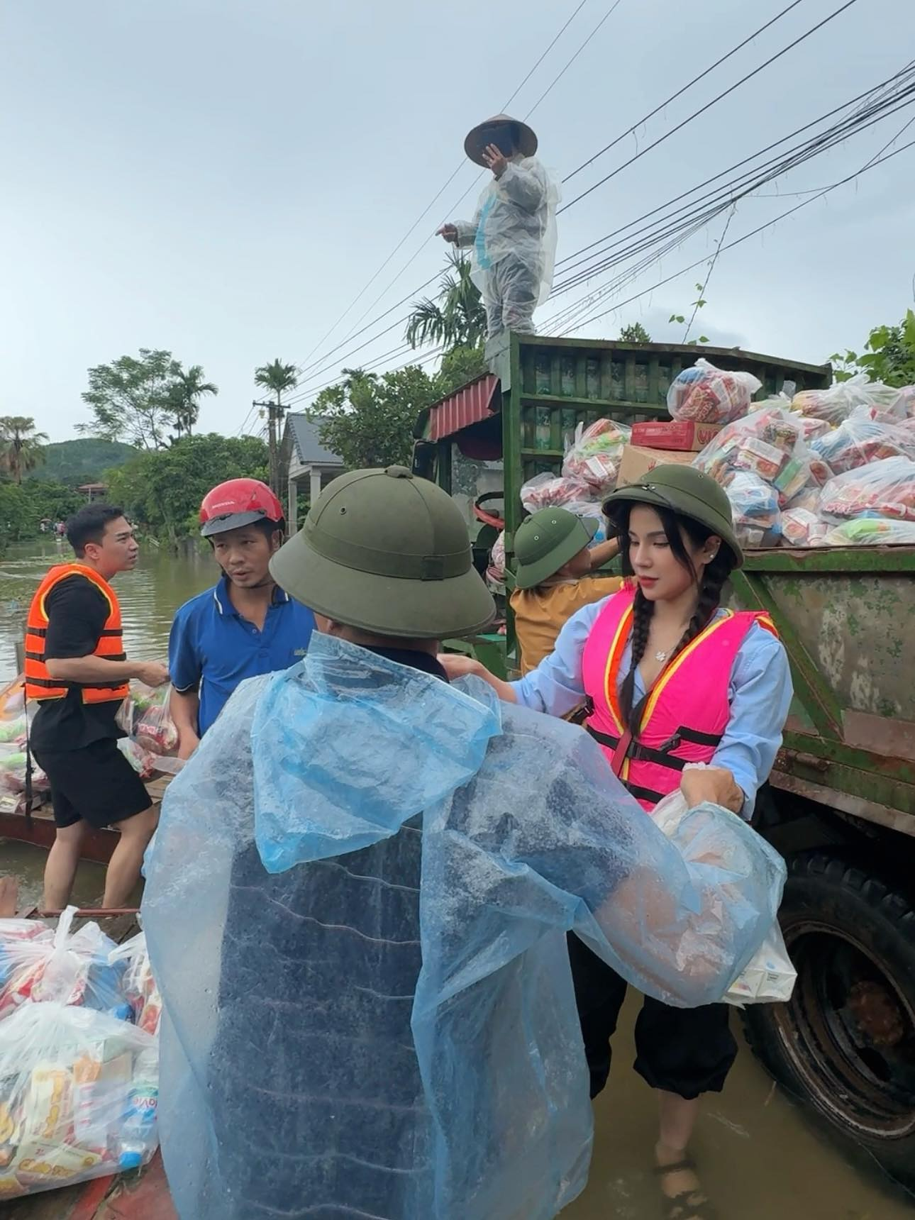 Sao Việt nổi tiếng: "Có một số trường hợp phản cảm, bất nhẫn làm ảnh hưởng tới nghệ sĩ" - Ảnh 3.