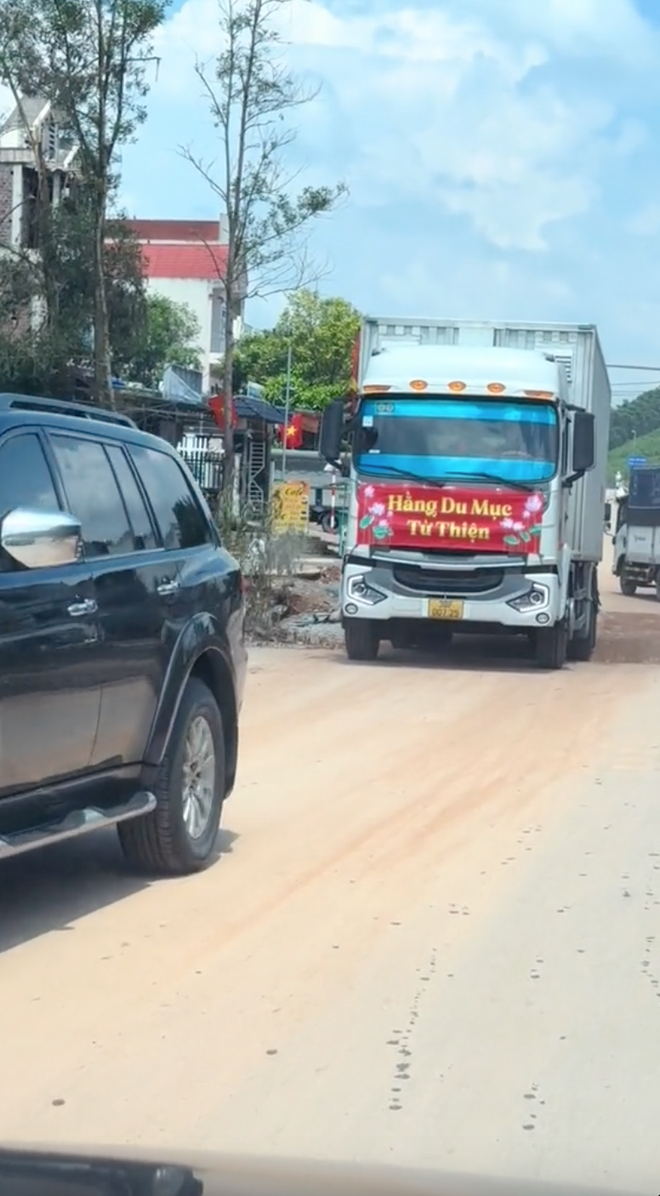 Cộng đồng mạng "check var" Hằng Du Mục, người dân nhiều nơi thi nhau lên tiếng- Ảnh 1.