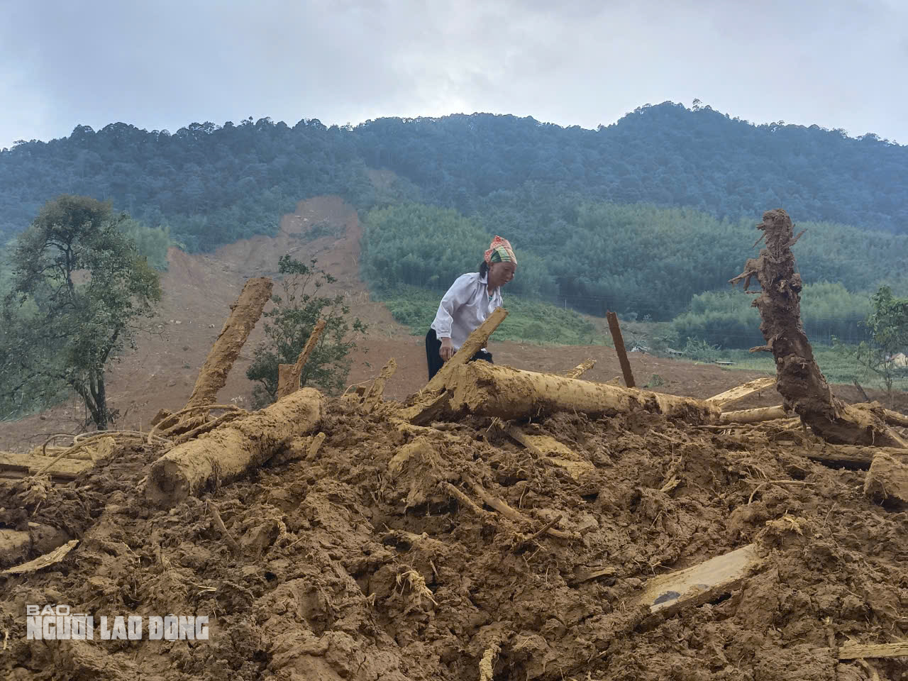 Tan hoang hiện trường vụ sạt lở đất ở Cao Bằng , 9 người tử vong - Ảnh 6.