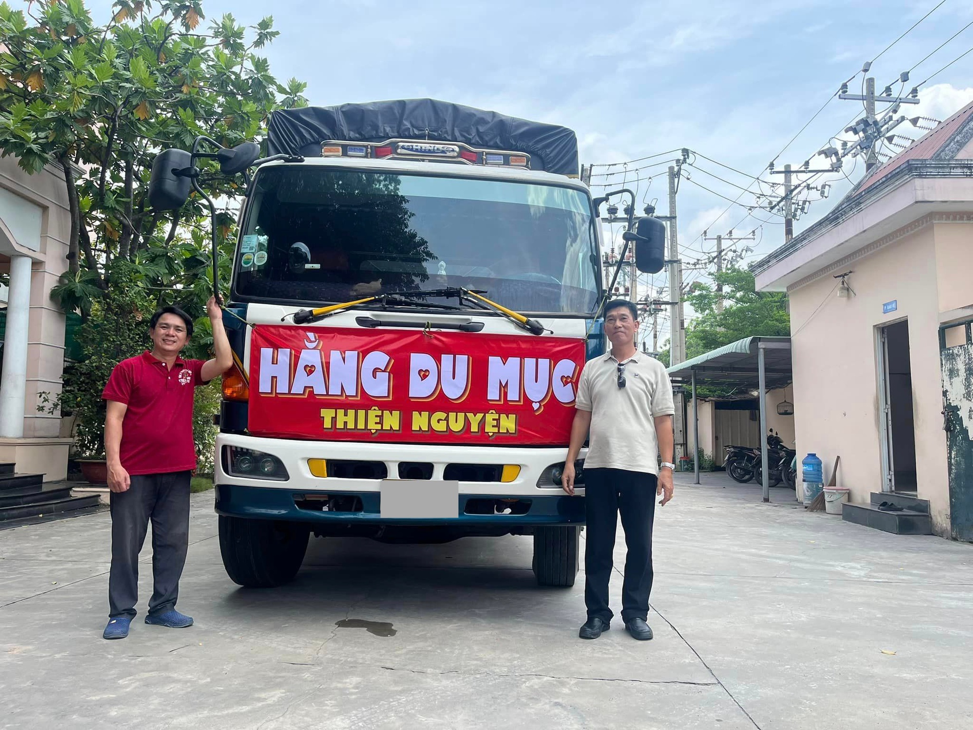 Hằng Du Mục tự tung “sao kê” chứng minh liêm nhưng bỗng lại vướng ồn ào liên quan đến làng Nủ- Ảnh 2.