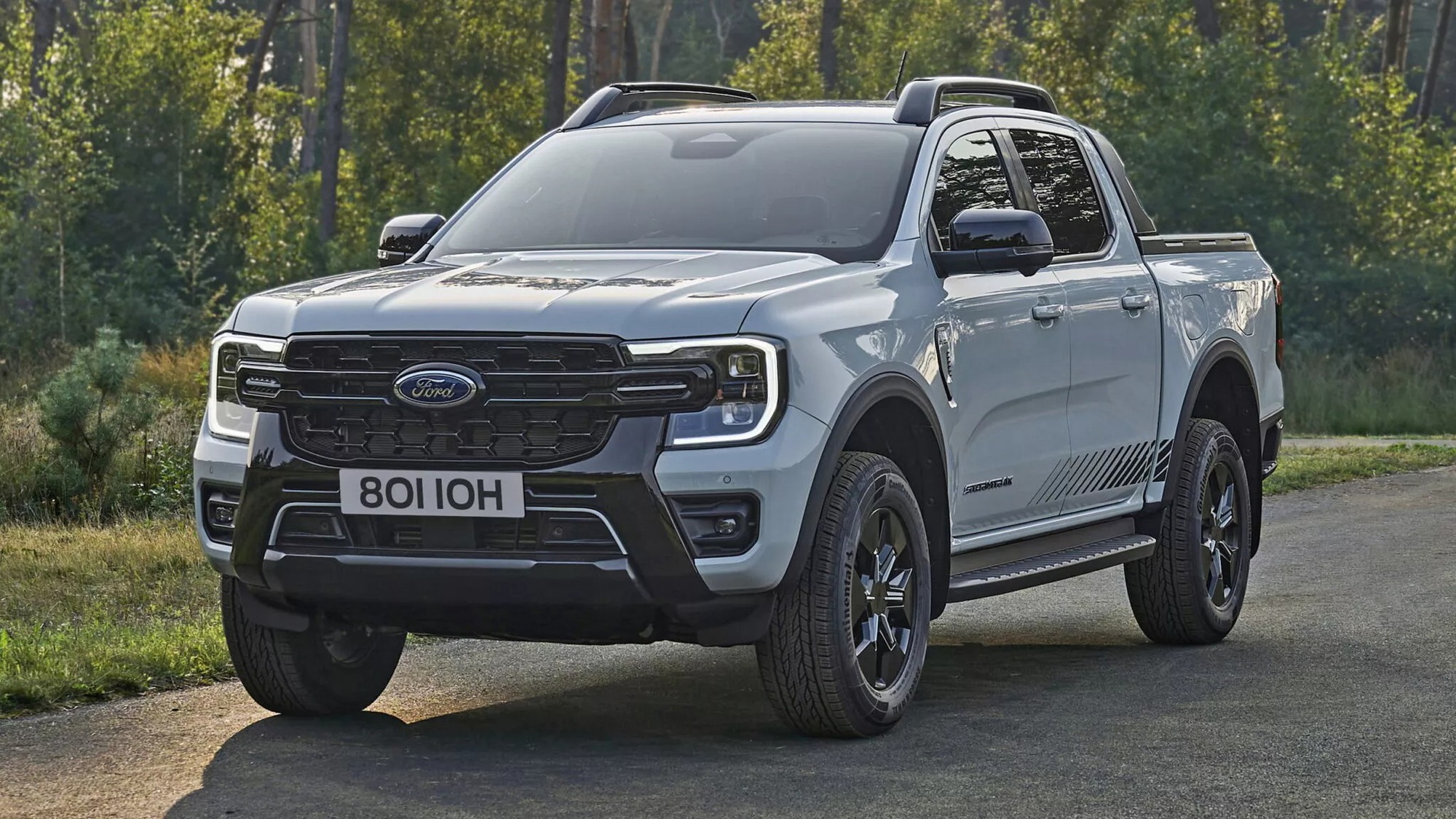 Ford Ranger PHEV ra mắt: Động cơ 275 mã lực mạnh hơn Raptor, chạy 45km không cần xăng, tiện nghi như Everest- Ảnh 2.