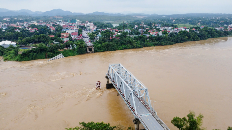 Giải quyết sự cố cầu Phong Châu: Giám định nguyên nhân, làm rõ trách nhiệm- Ảnh 2.